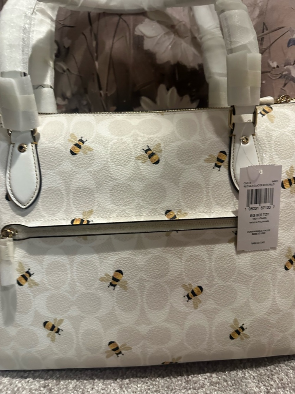 Authentic Coach White Bee Print Tote with Matching Wristlet - Picture 2 of 8